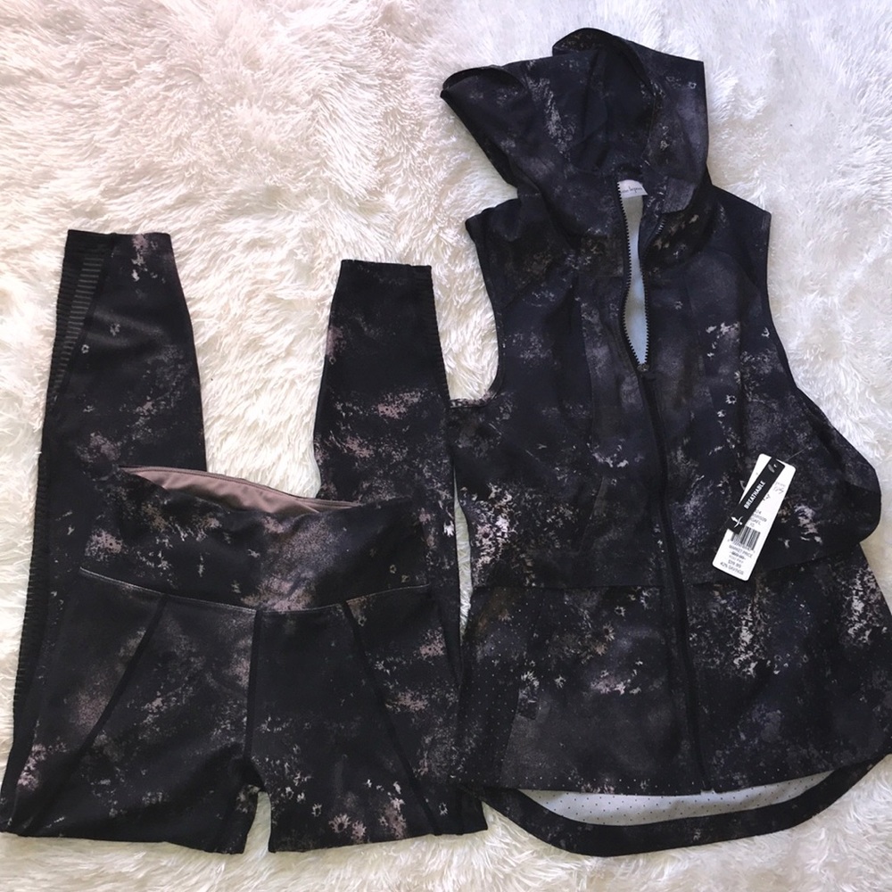 Set:Nanette Lepore Sleeveless Layer Vest - Picture 3 of 16
